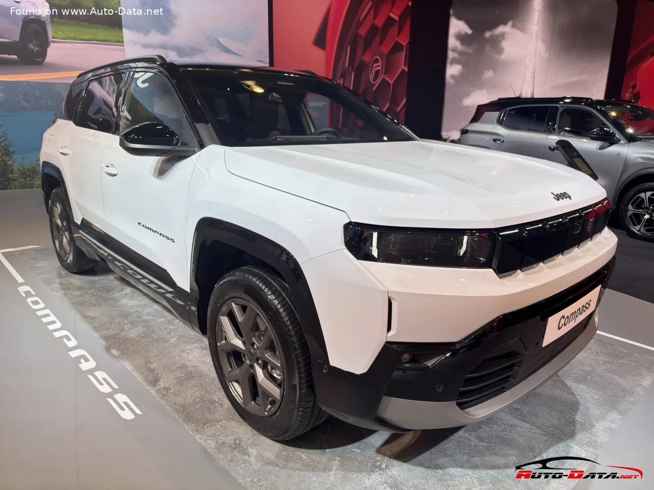 Jeep Compass Altitude Eléctrico 74 kWh 213 CV (2025)