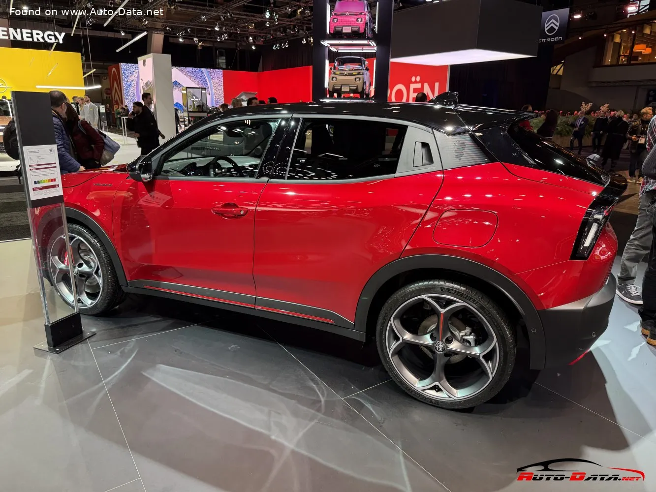 Alfa Romeo Junior Elettrica 115 kW (156 CV) Sport Speciale (2025)