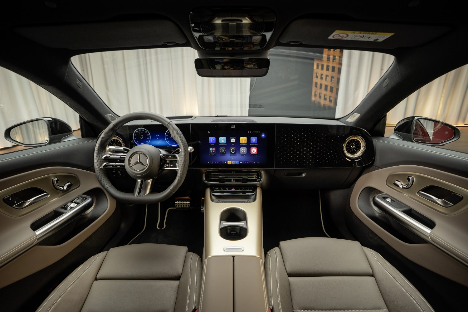 Mercedes-Benz CLA 250+ con tecnología EQ (2025)