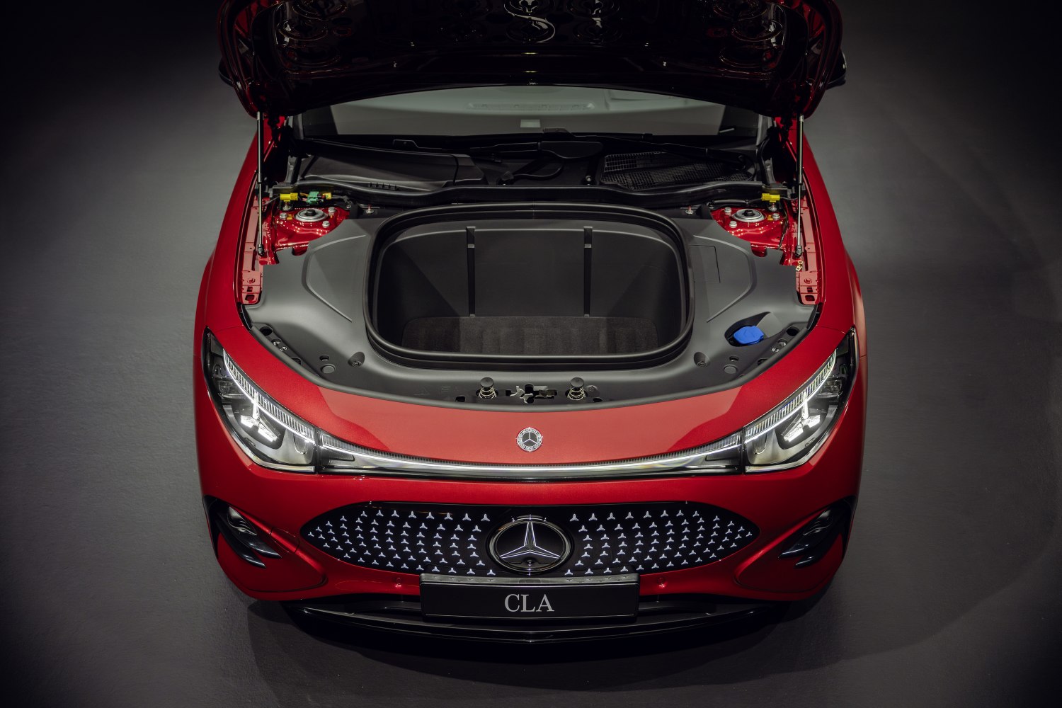 Mercedes-Benz CLA 250+ con tecnología EQ (2025)