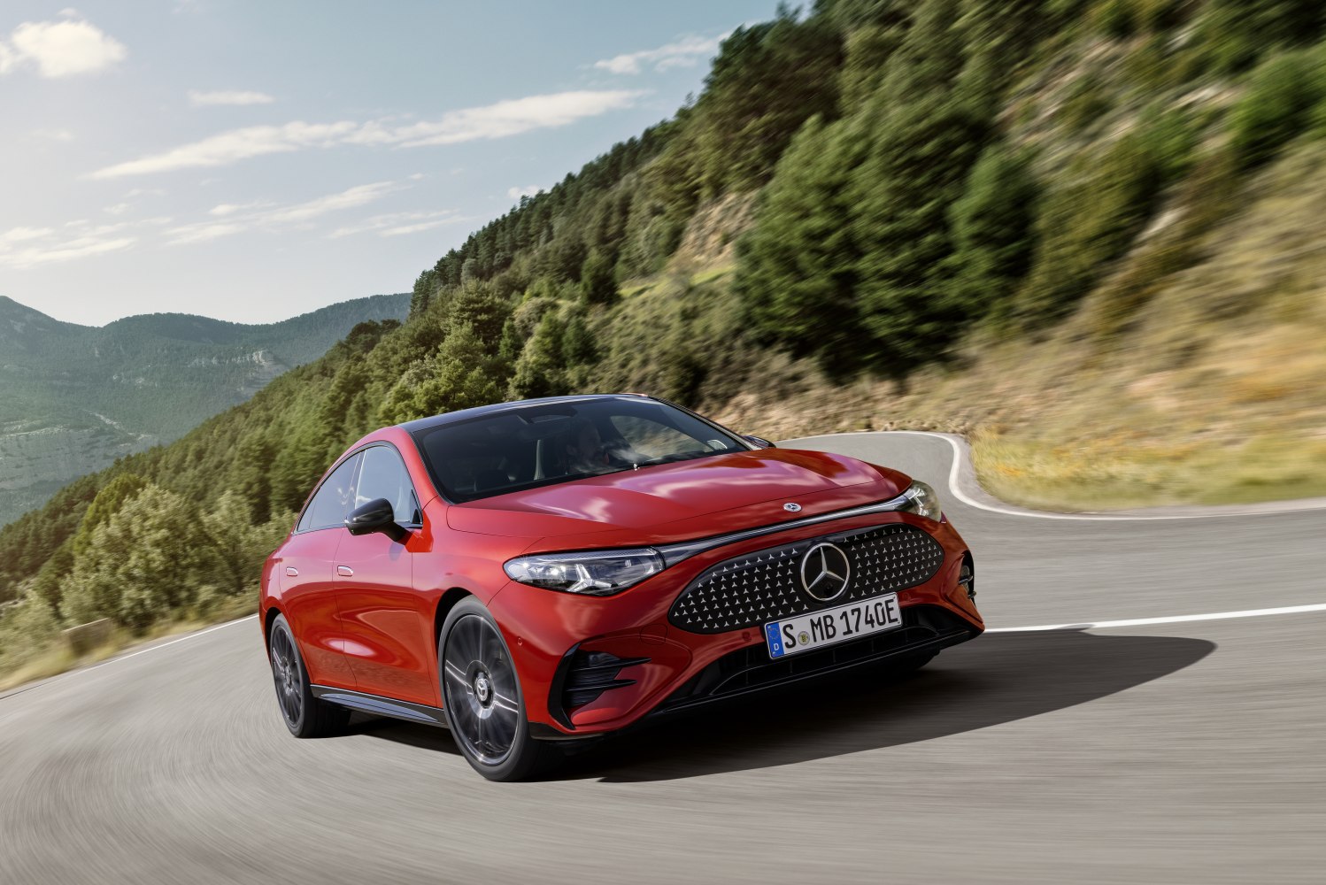 Mercedes-Benz CLA 250+ con tecnología EQ (2025)