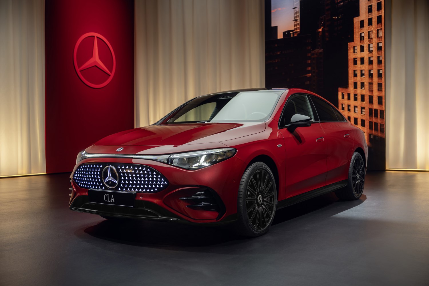 Mercedes-Benz CLA 250+ con tecnología EQ (2025)