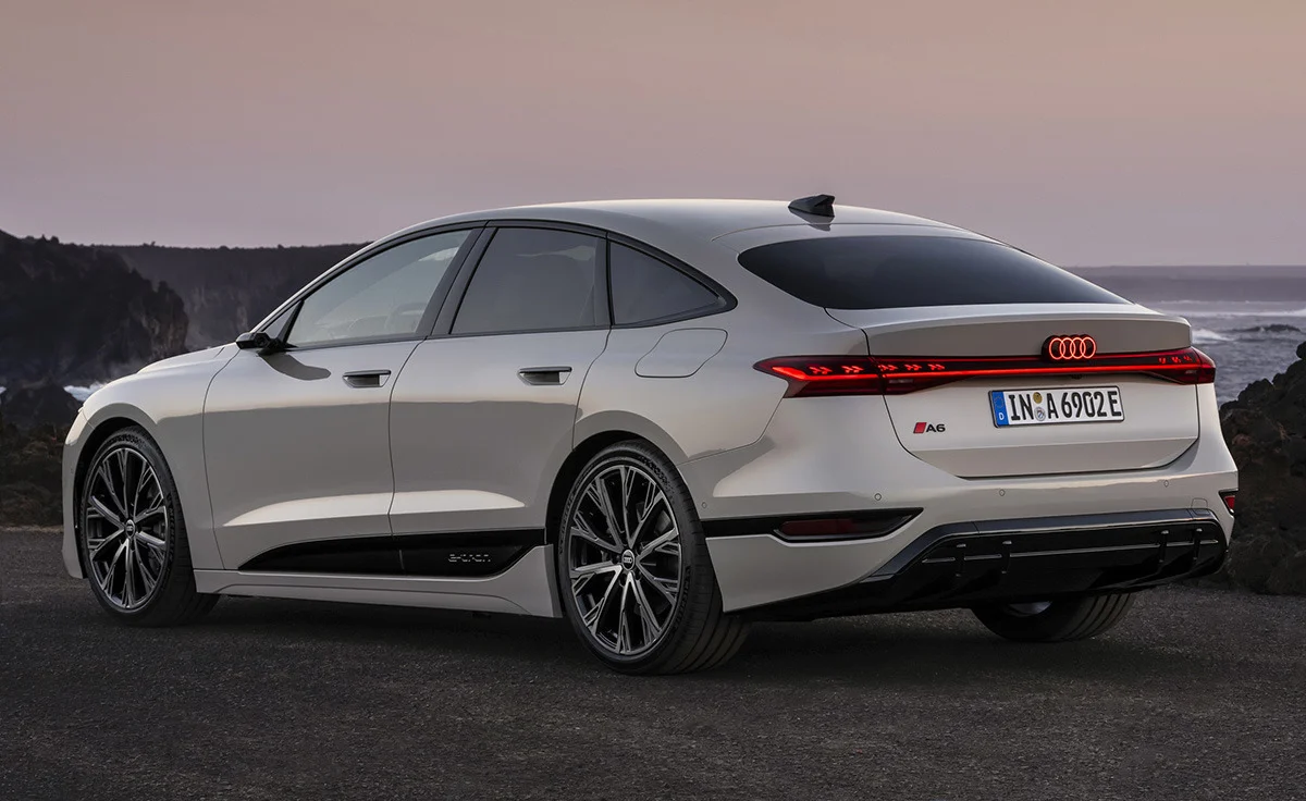 Audi A6 Avant e-tron Advanced (2024)