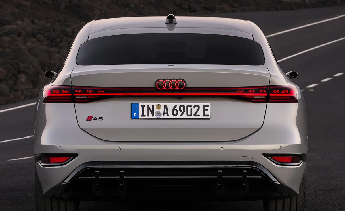Audi A6 Avant e-tron Advanced (2024)