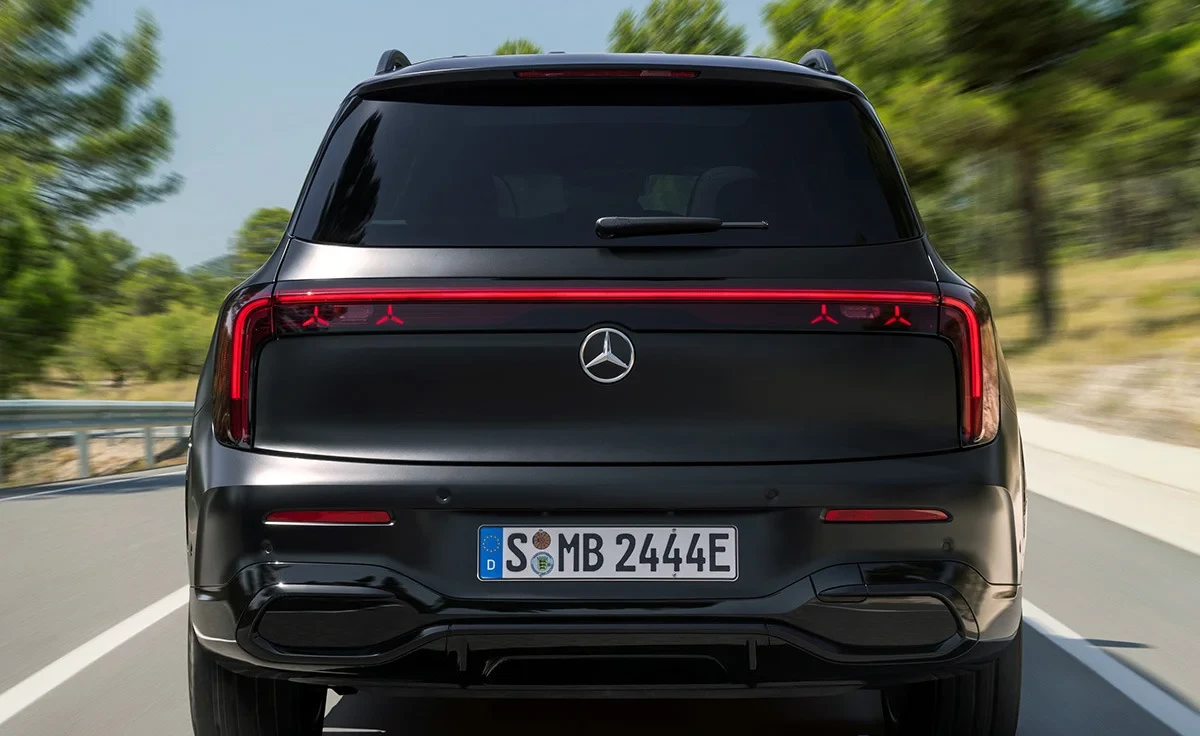 Mercedes-Benz GLB 250+ con tecnología EQ (2025)
