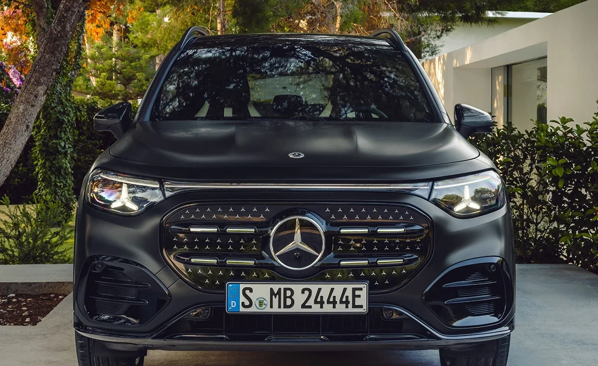 Mercedes-Benz GLB 250+ con tecnología EQ (2025)