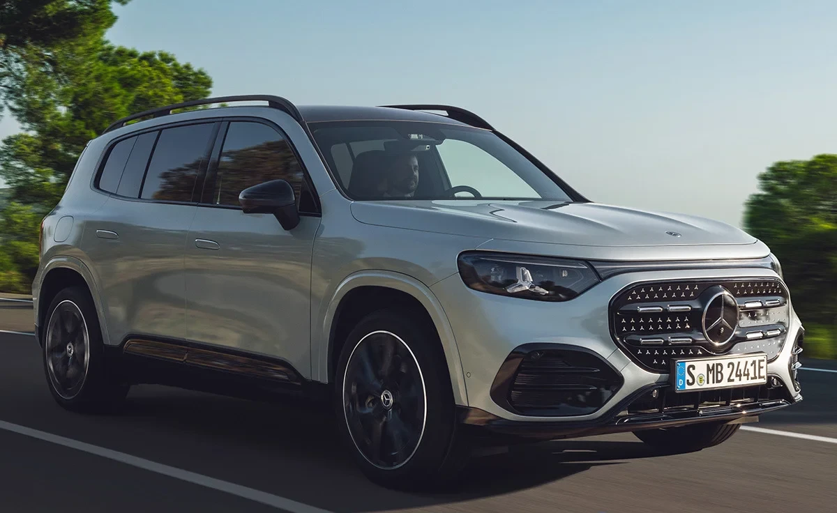 Mercedes-Benz GLB 250+ con tecnología EQ (2025)