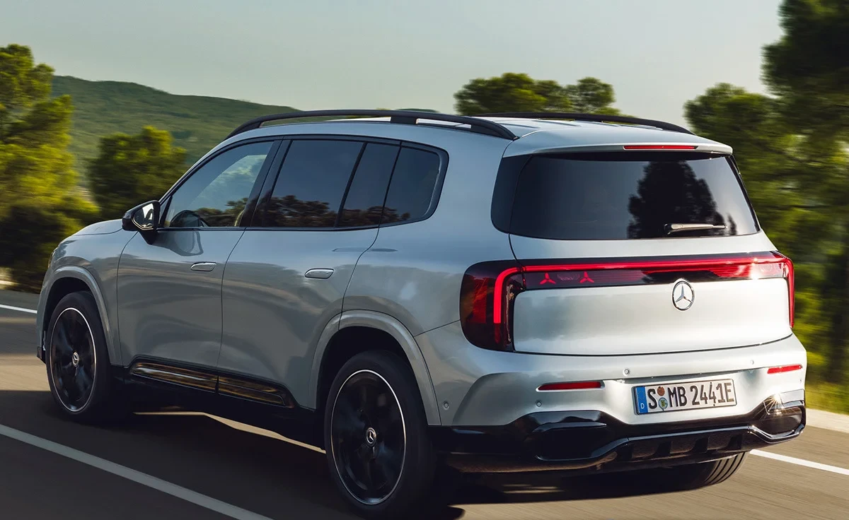 Comportamiento en marcha del Mercedes-Benz GLB 250+ con tecnología EQ (2025)