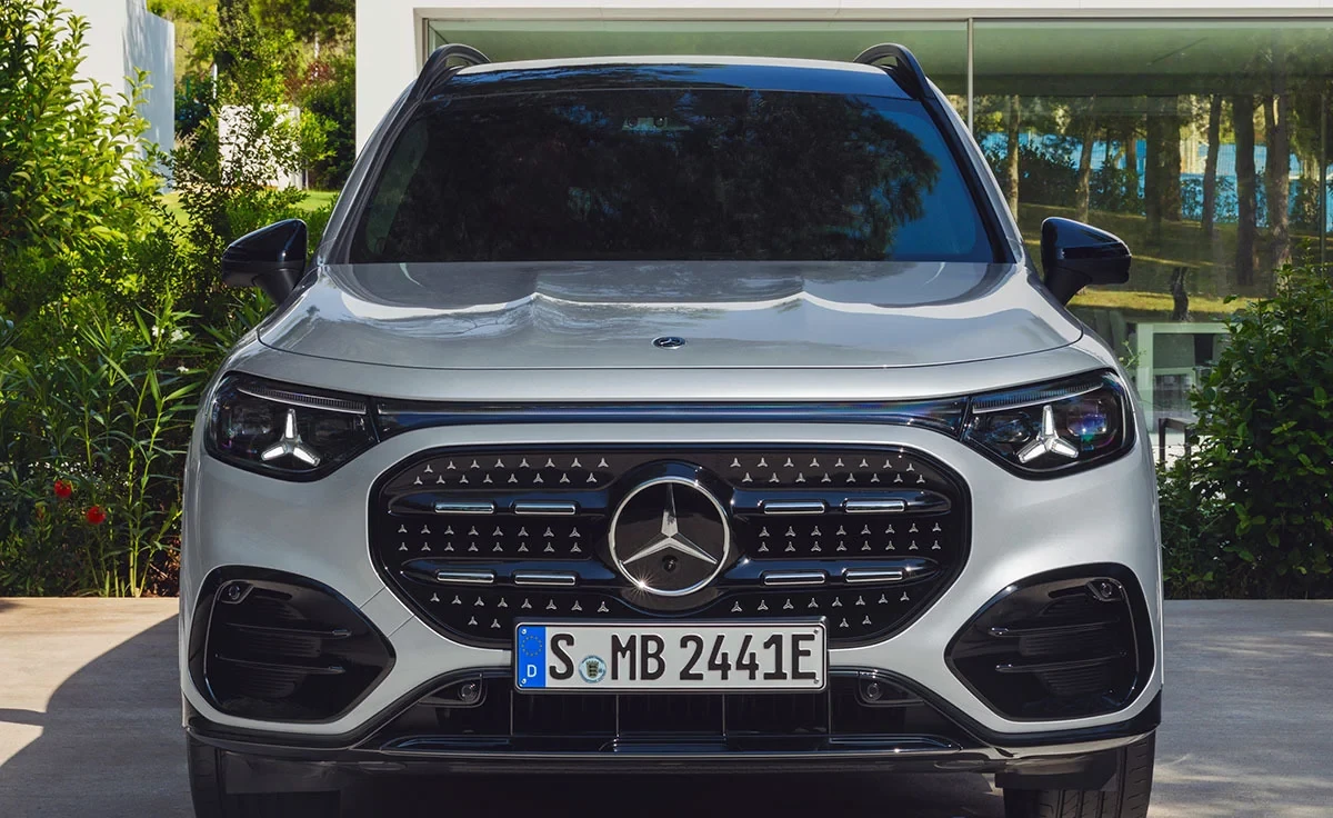Mercedes-Benz GLB 250+ con tecnología EQ (2025)