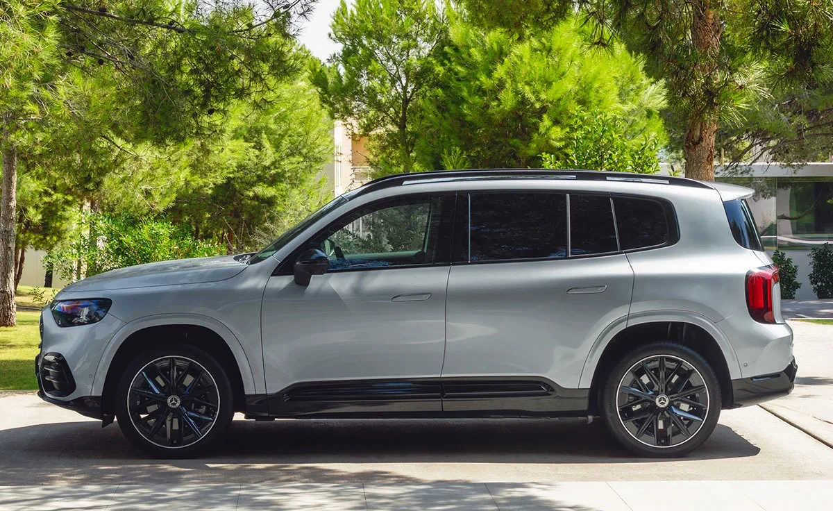 Mercedes-Benz GLB 250+ con tecnología EQ (2025)