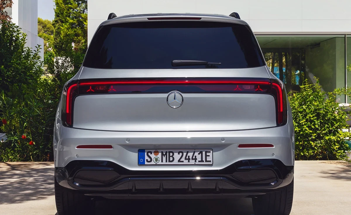 Mercedes-Benz GLB 250+ con tecnología EQ (2025)