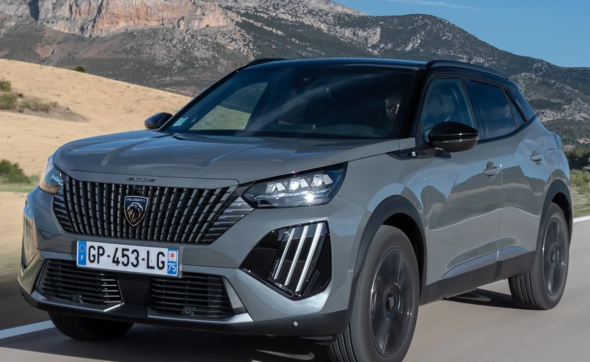 Peugeot E-2008 Style 115 kW (156 CV) (2024)