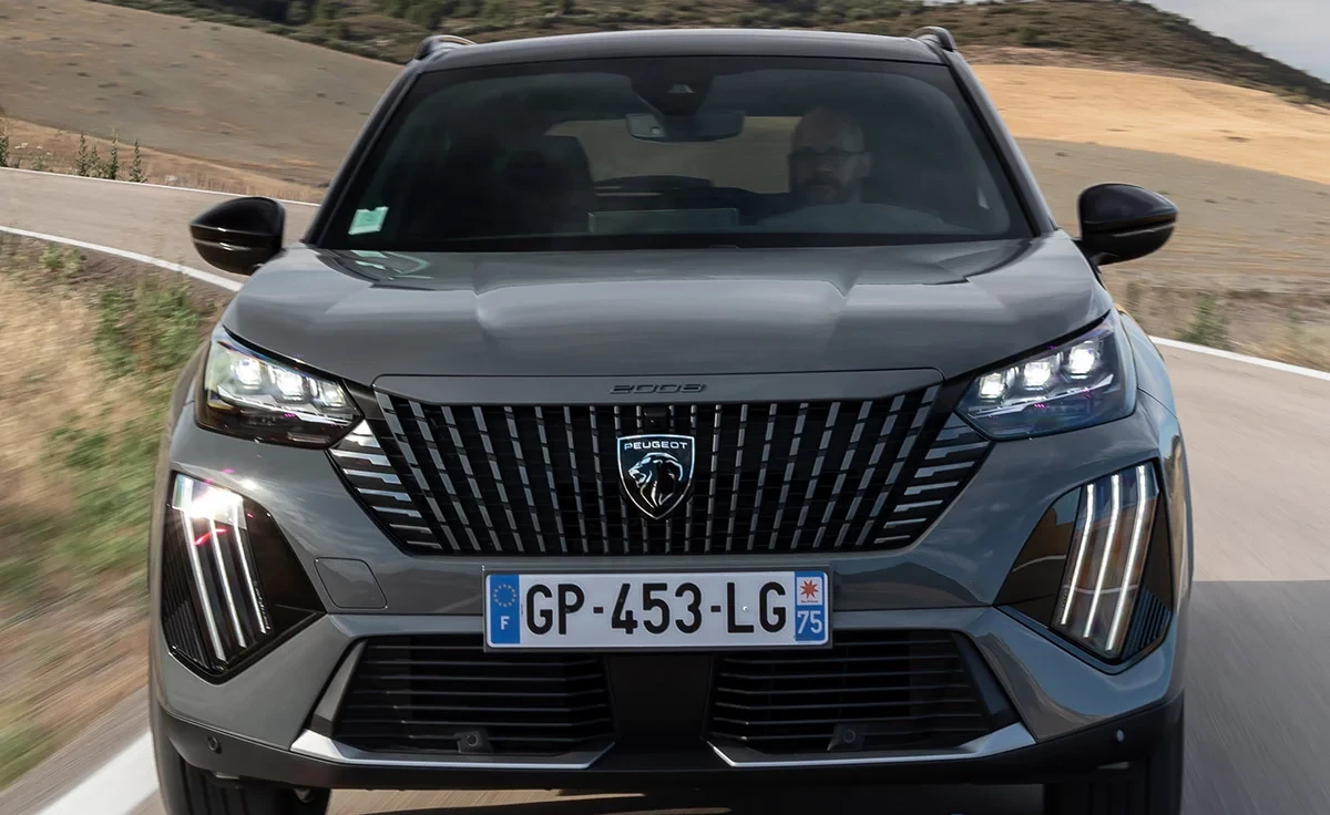 Peugeot E-2008 Style 115 kW (156 CV) (2024)