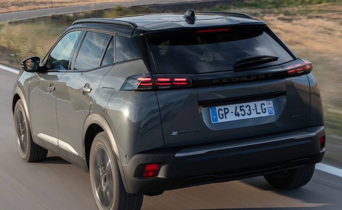 Peugeot E-2008 Style 115 kW (156 CV) (2024)