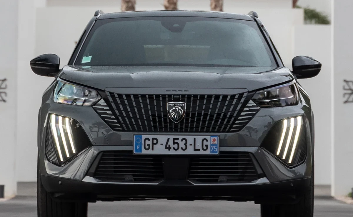 Peugeot E-2008 Style 115 kW (156 CV) (2024)