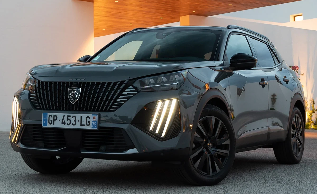 Peugeot E-2008 Style 115 kW (156 CV) (2024)