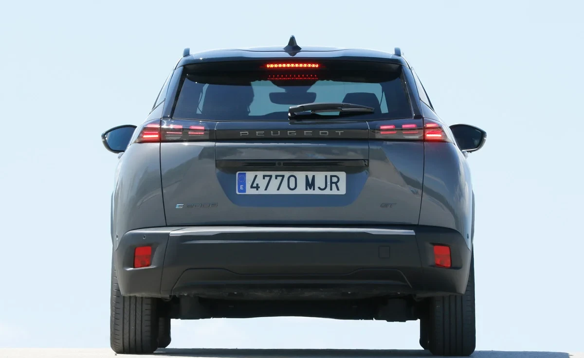 Peugeot E-2008 Style 115 kW (156 CV) (2024)