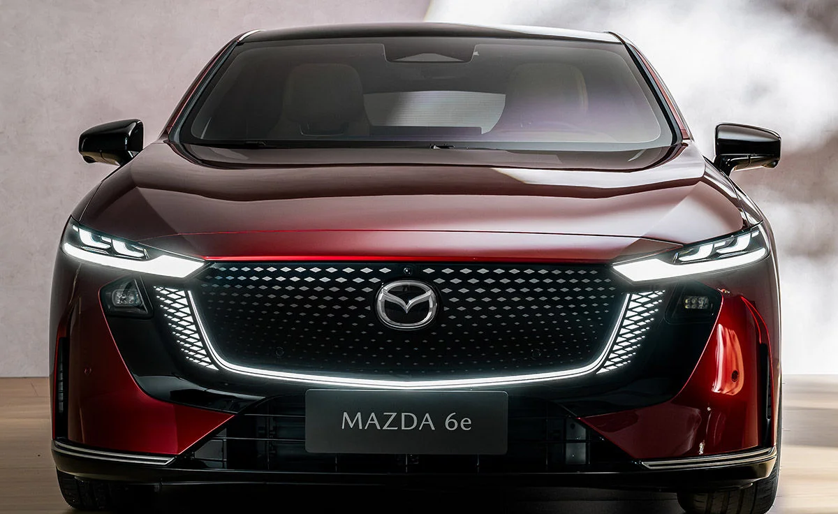 Mazda 6e EV 190 kW (258 CV) Takumi Plus (2026) exterior