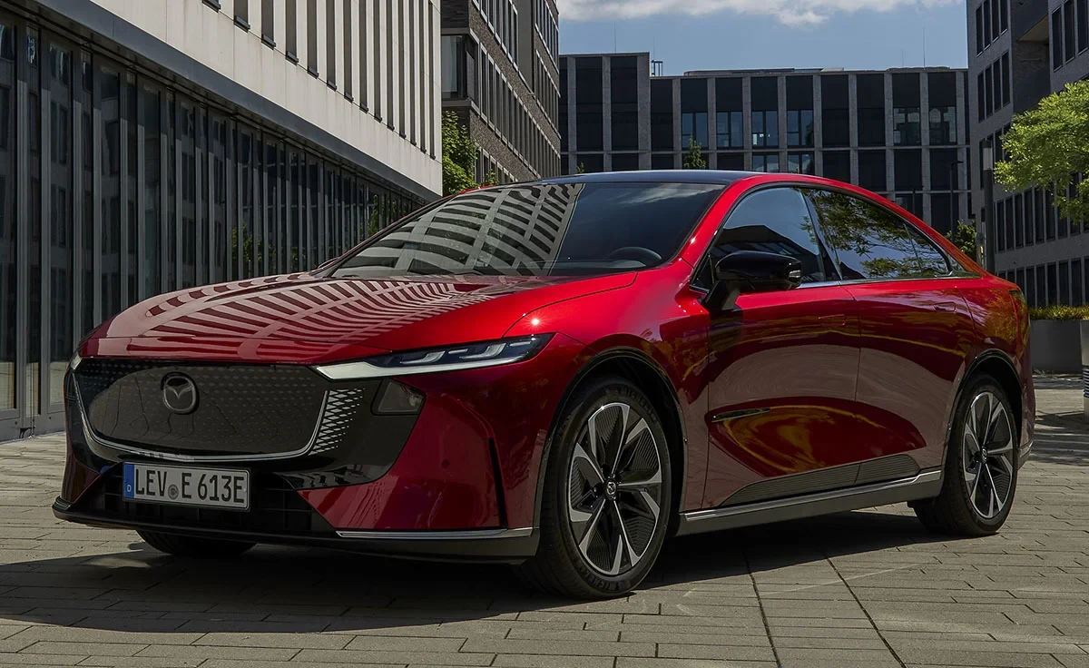 Mazda 6e EV 190 kW (258 CV) Takumi Plus (2026) exterior