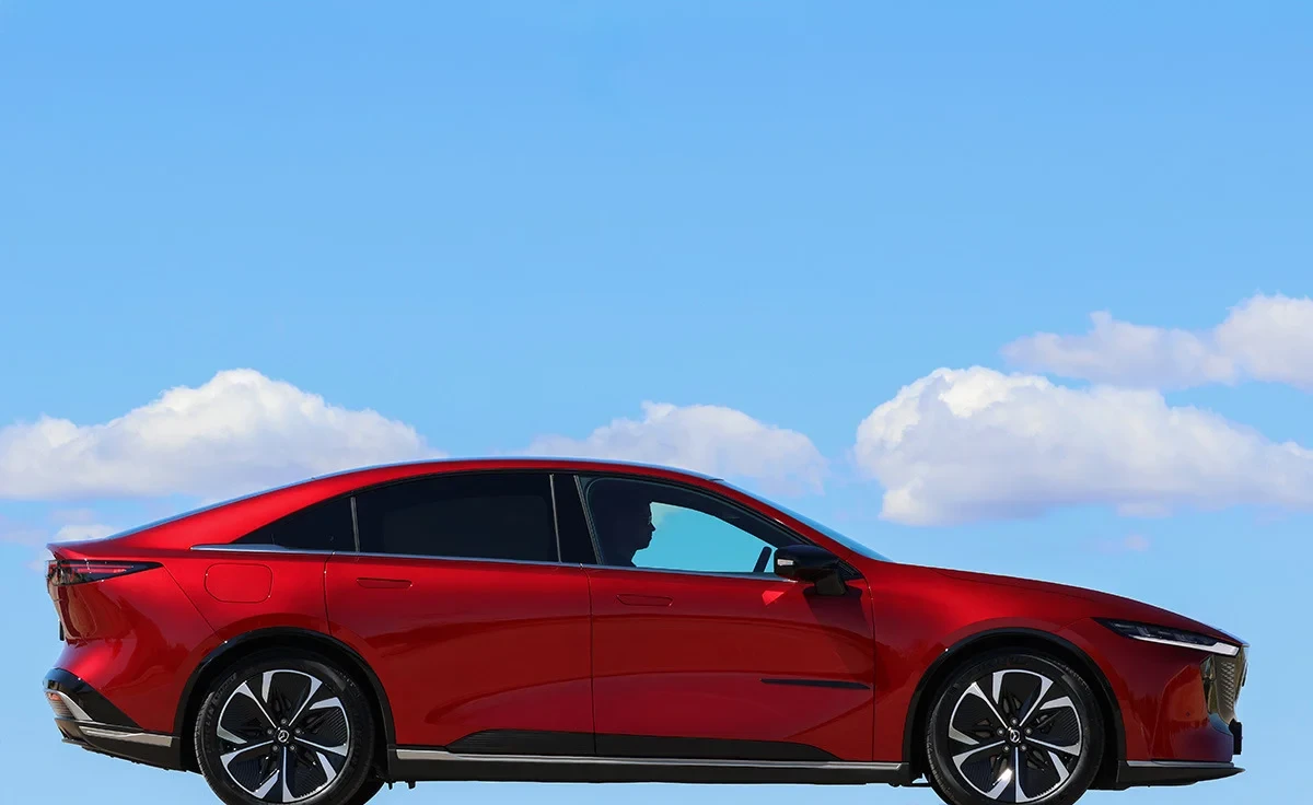 Mazda 6e EV 190 kW (258 CV) Takumi Plus (2026) exterior