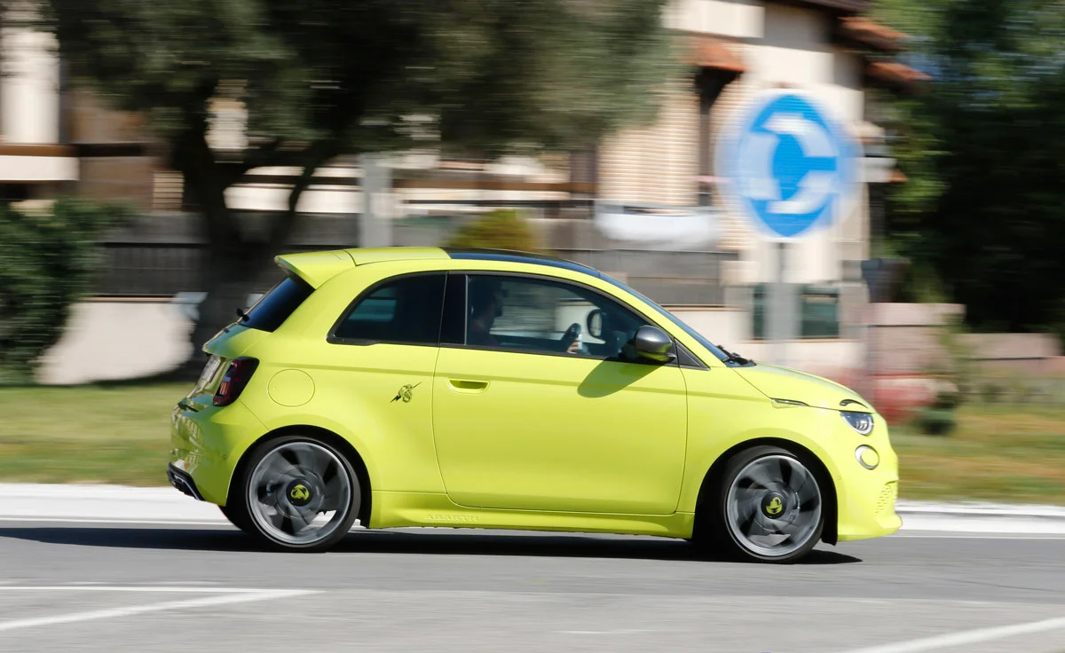 Abarth 500e Turismo Light (2024)