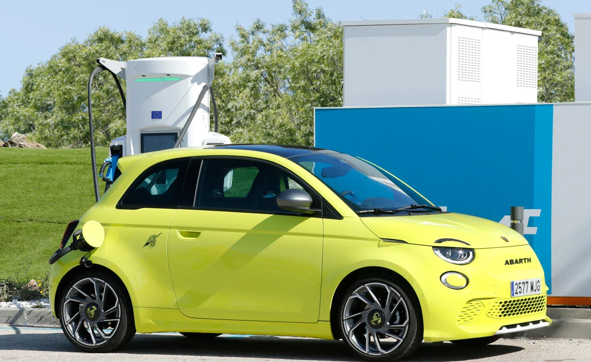 Abarth 500e Turismo Light (2024)