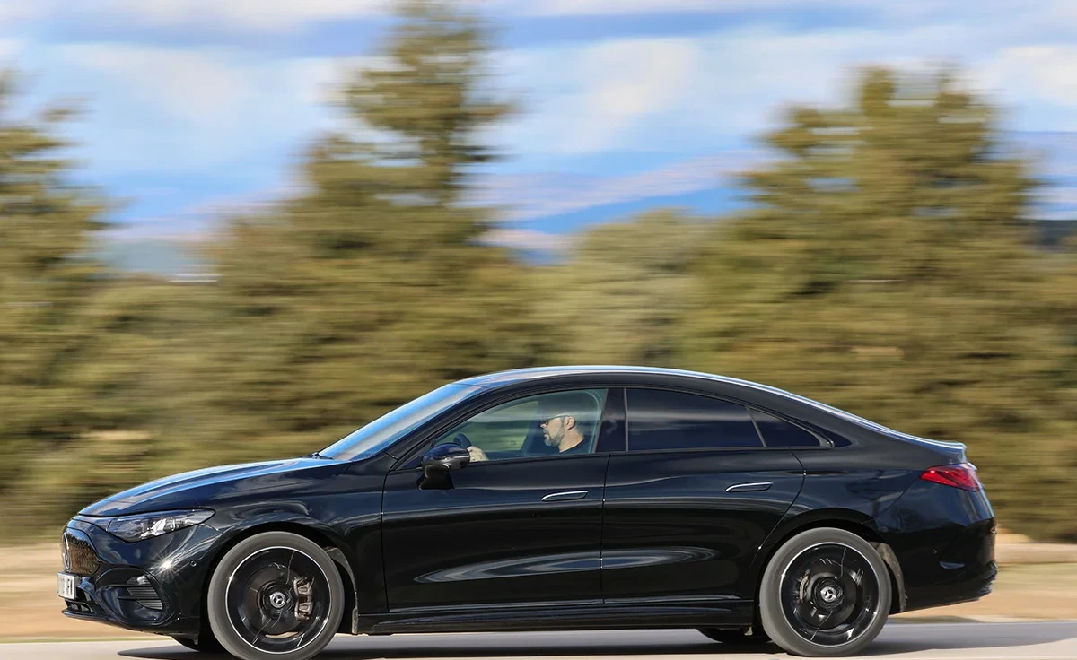 Mercedes-Benz CLA 250+ con tecnología EQ (2025)