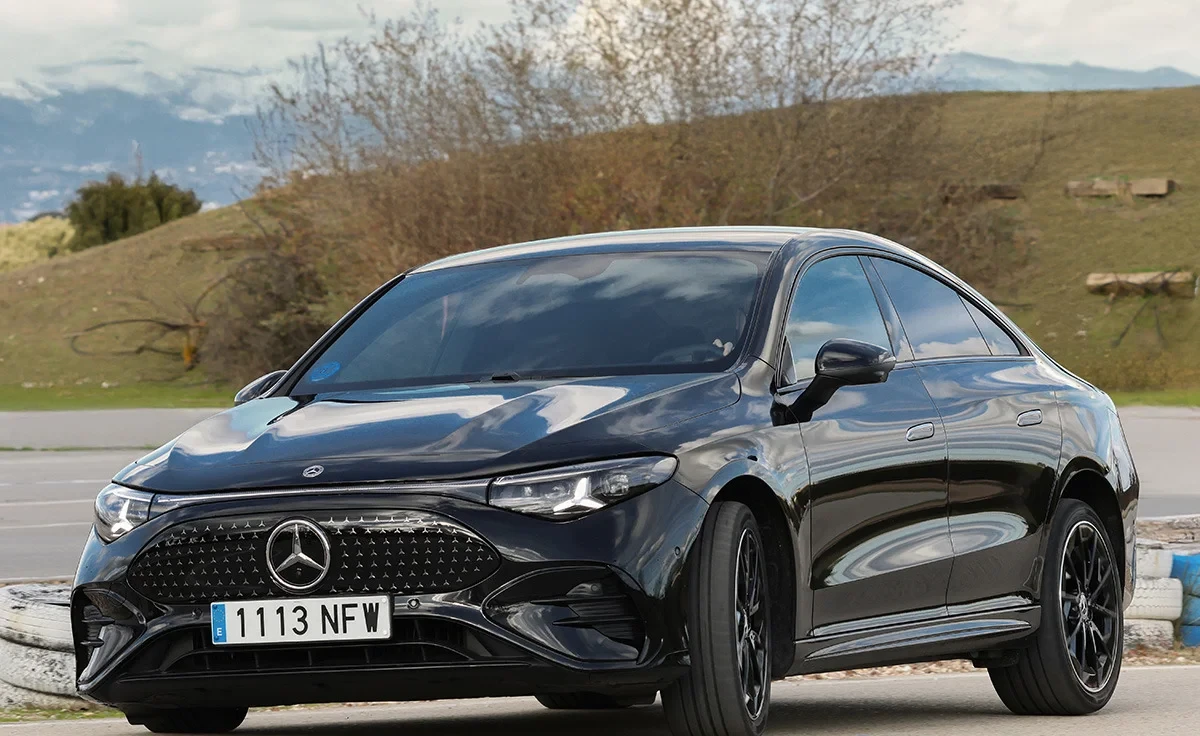 Mercedes-Benz CLA 250+ con tecnología EQ (2025)