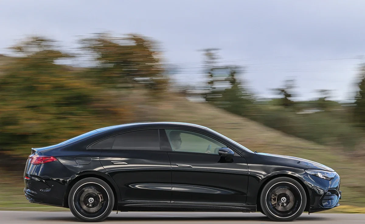 Mercedes-Benz CLA 250+ con tecnología EQ (2025)