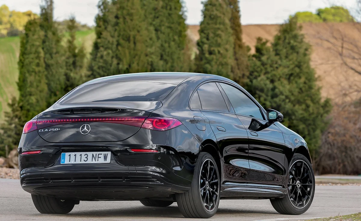 Mercedes-Benz CLA 250+ con tecnología EQ (2025)