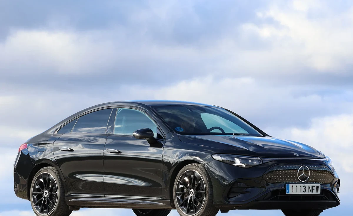 Mercedes-Benz CLA 250+ con tecnología EQ (2025)