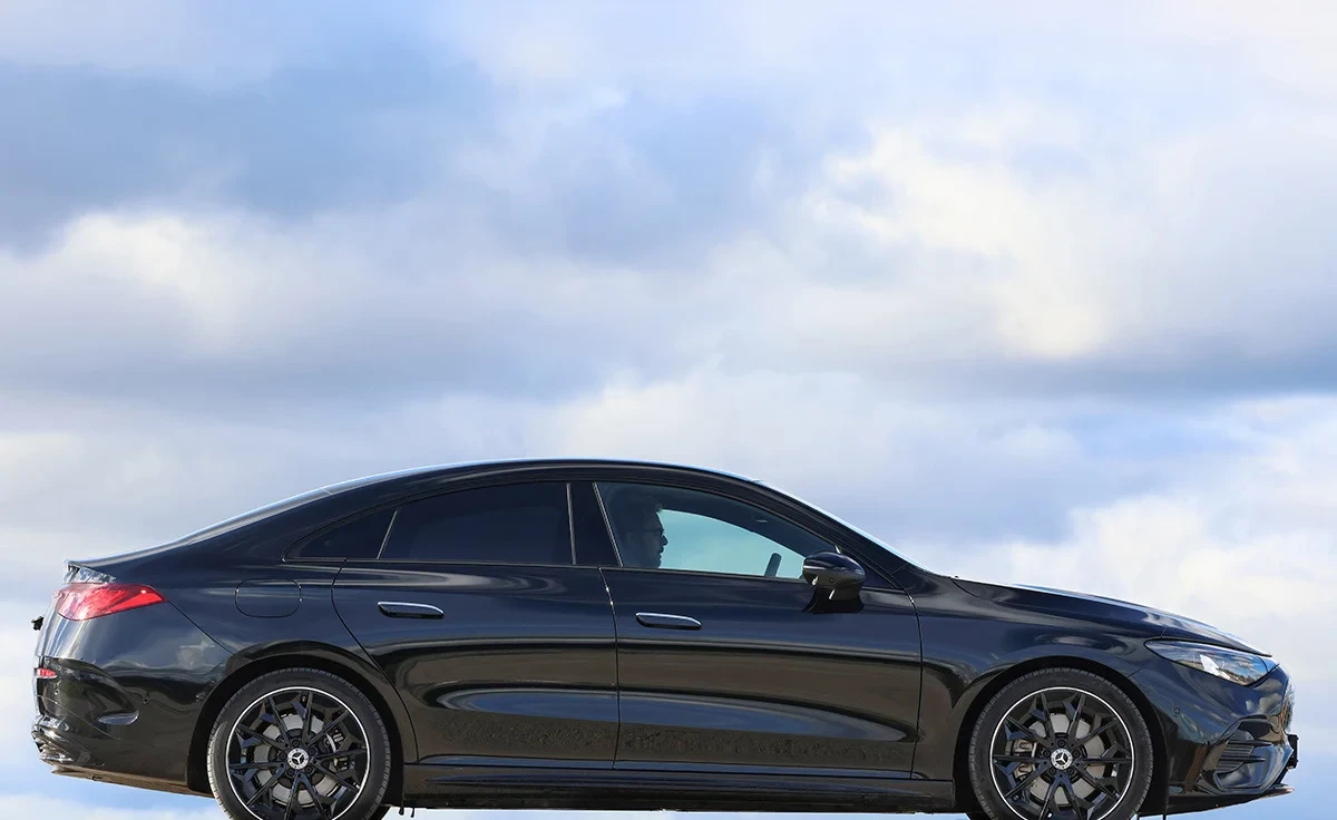 Mercedes-Benz CLA 250+ con tecnología EQ (2025)