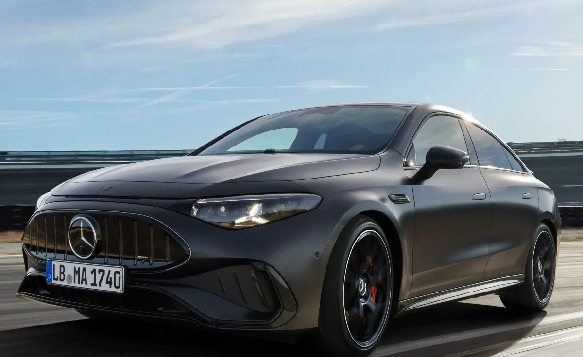 Mercedes-Benz CLA 250+ con tecnología EQ (2025)