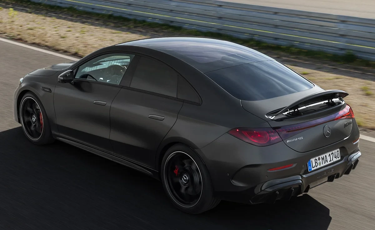 Mercedes-Benz CLA 250+ con tecnología EQ (2025)