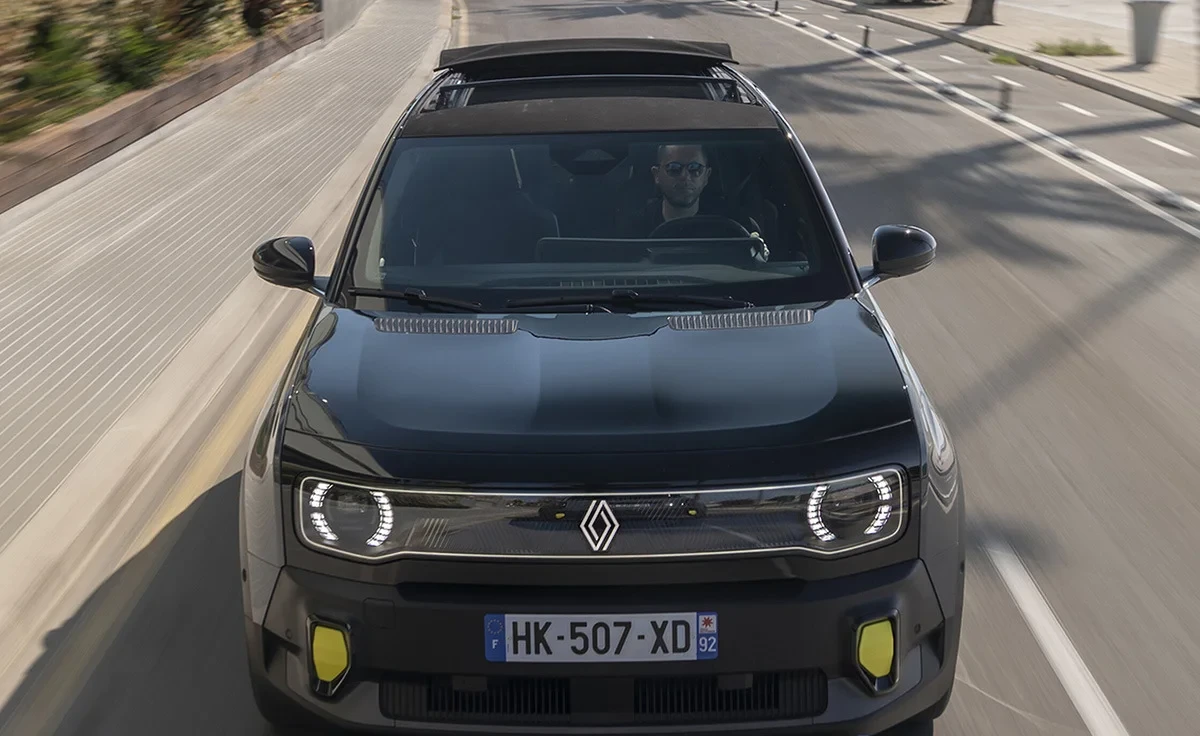 Arquitectura y detalles técnicos del Renault 4 E-Tech evolution 110 kW (150 CV) 52 kWh (2025)