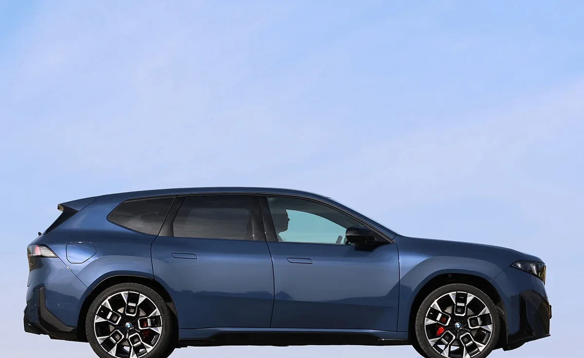 BMW iX3 50 xDrive (2025)