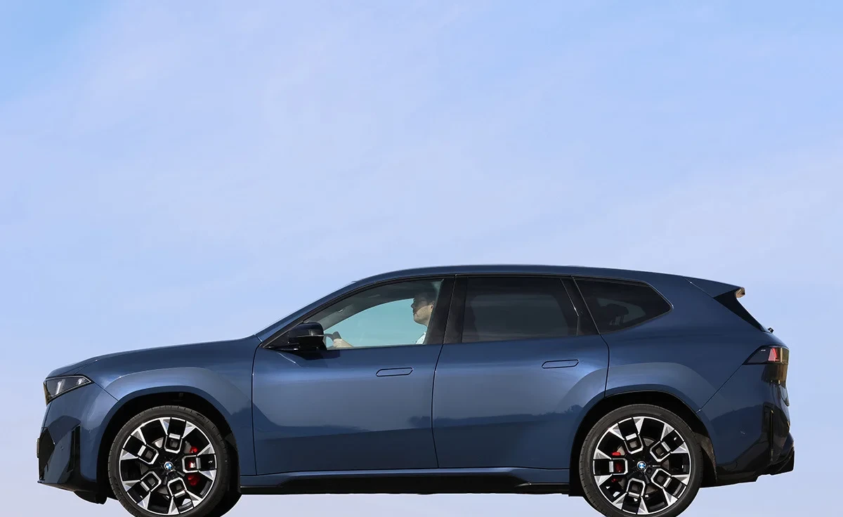 BMW iX3 50 xDrive (2025)
