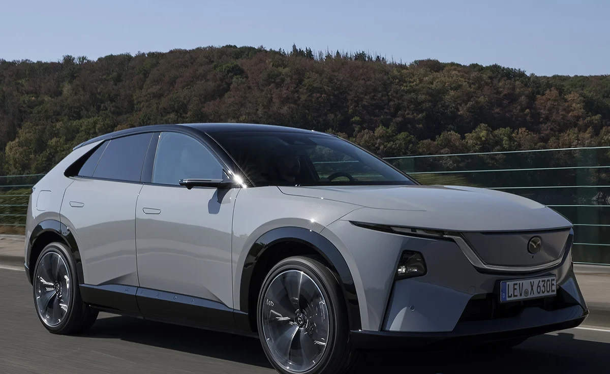 Mazda CX-6e Takumi (2026)