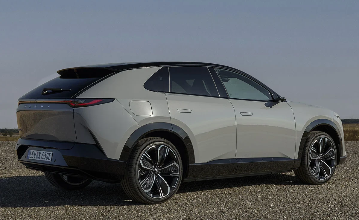 Mazda CX-6e Takumi (2026)