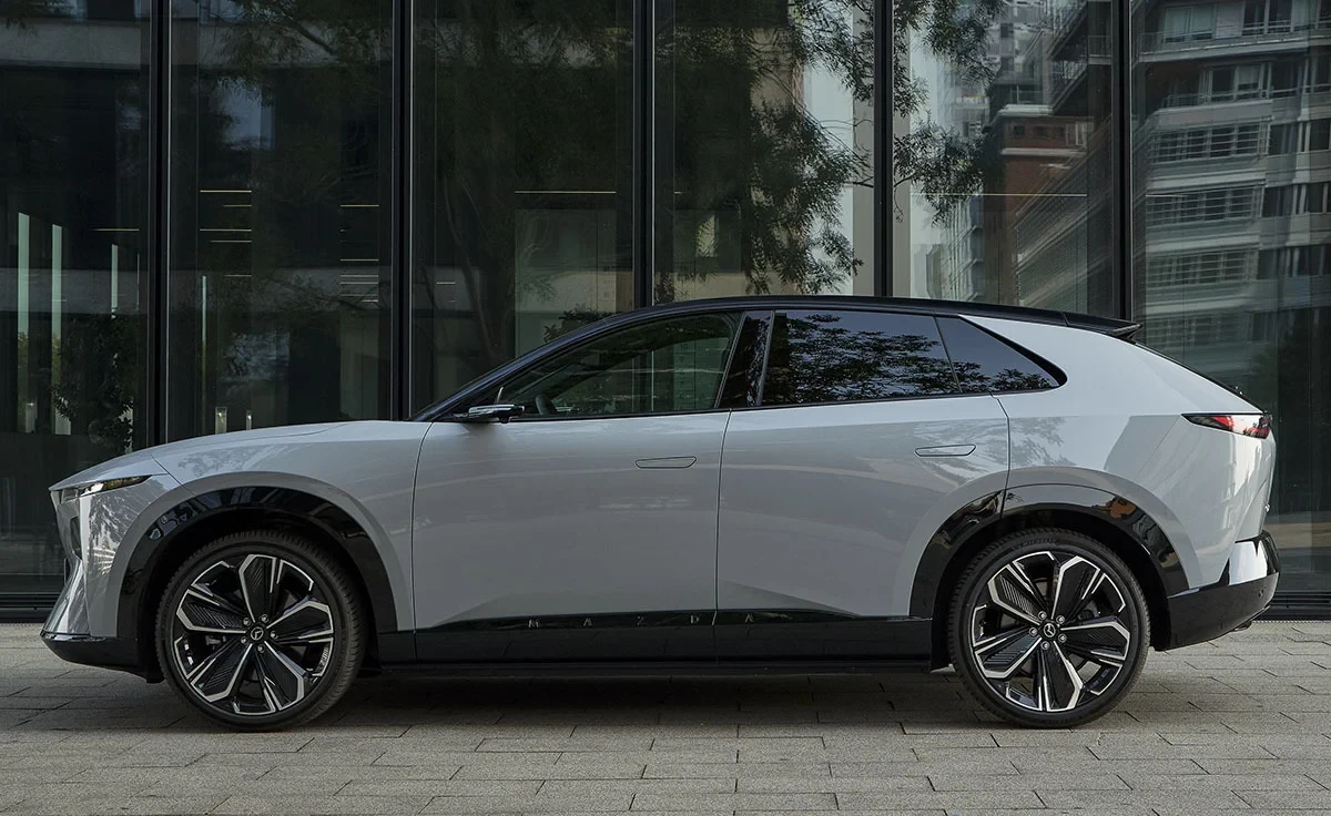 Mazda CX-6e Takumi (2026)