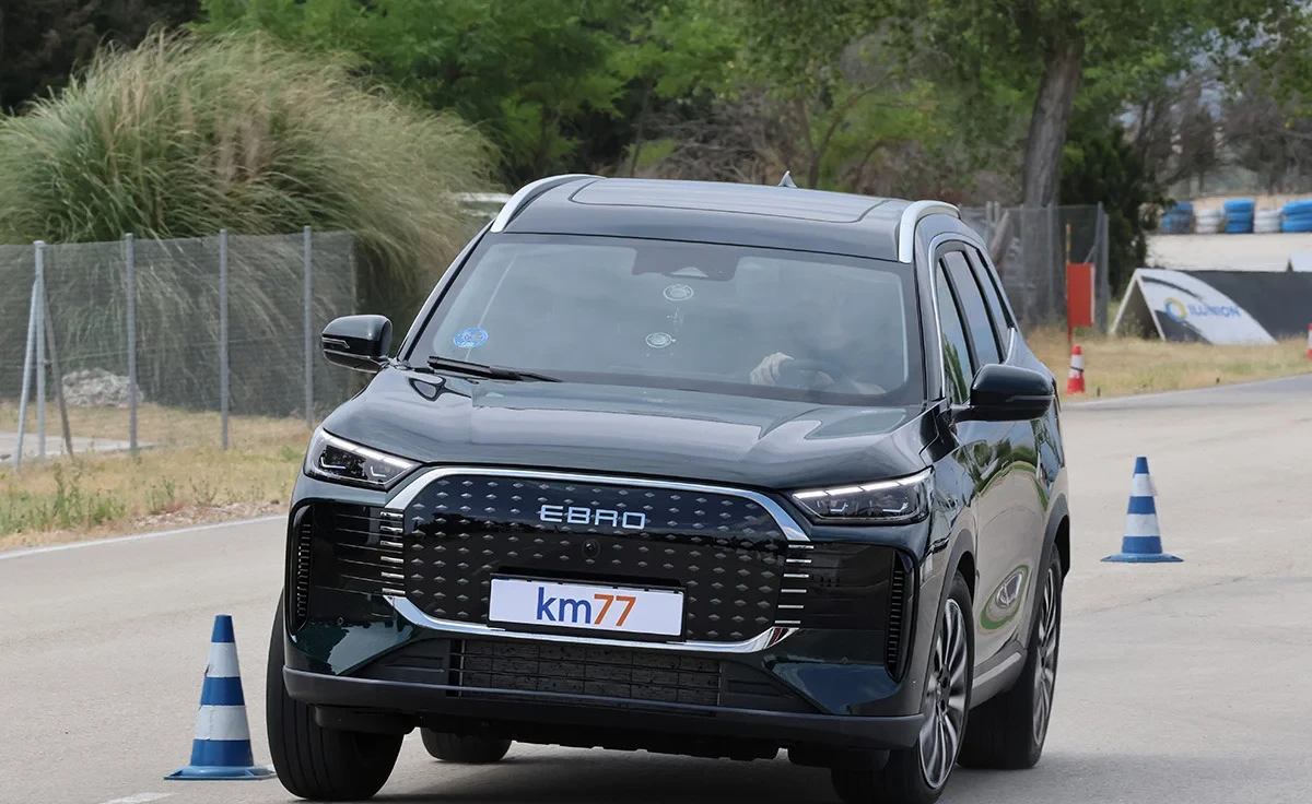 Arquitectura y detalles técnicos del Ebro s800 PHEV Premium