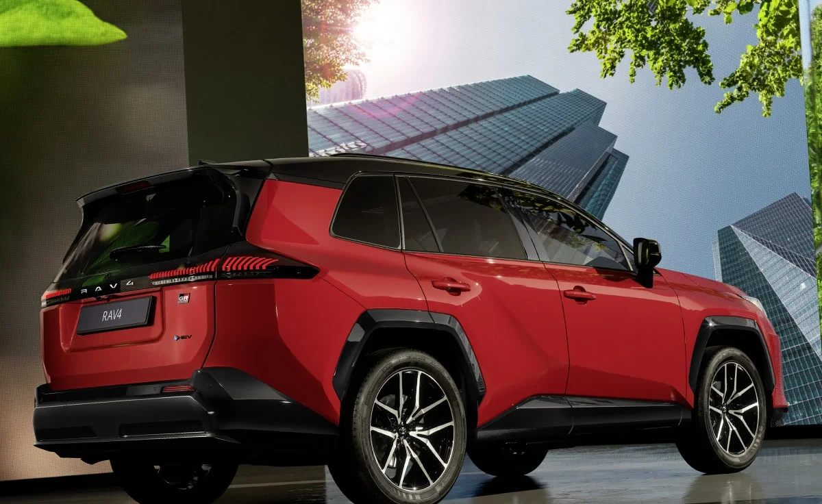 Toyota RAV4 Plug-in Hybrid 300 Advance (2026)