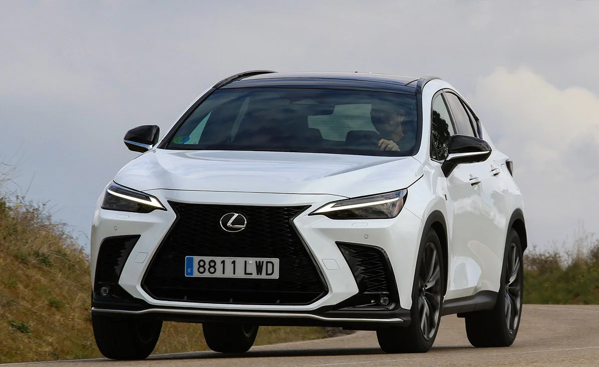 Lexus NX 450h+ 4x4 Premium+ (2025)