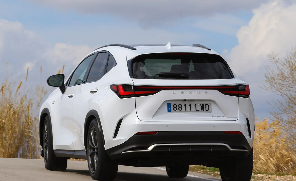 Lexus NX 450h+ 4x4 Premium+ (2025)