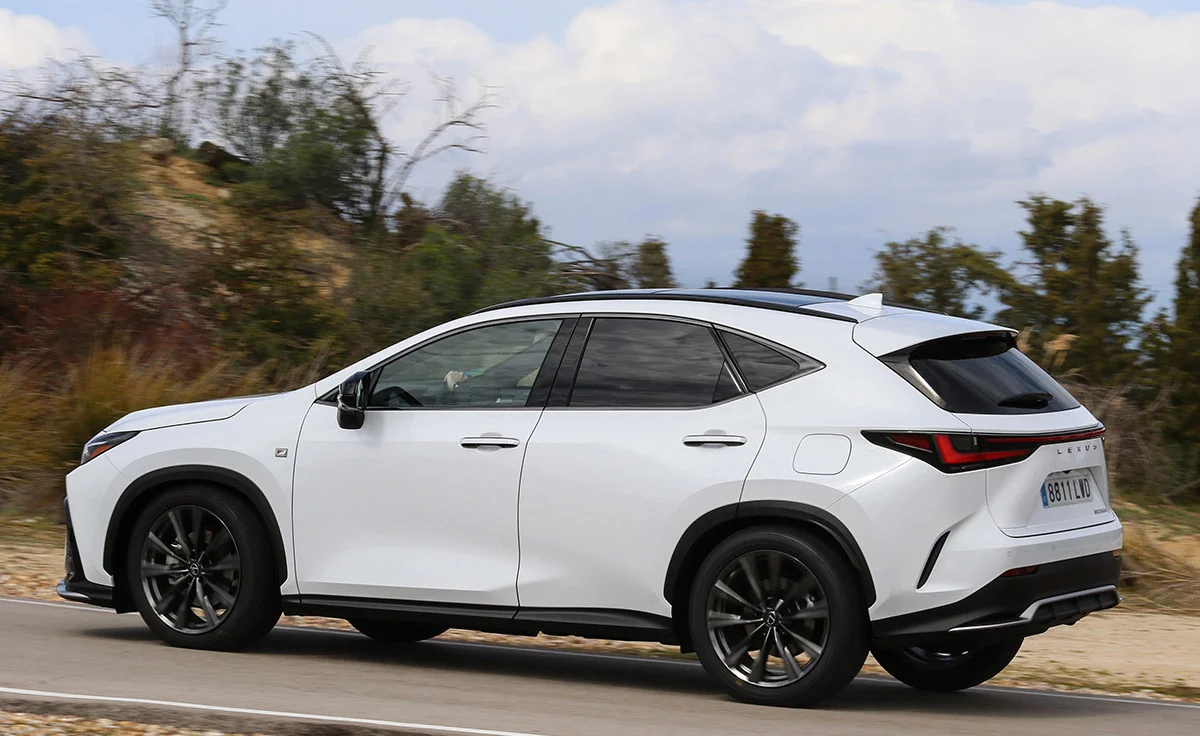 Lexus NX 450h+ 4x4 Premium+ (2025)