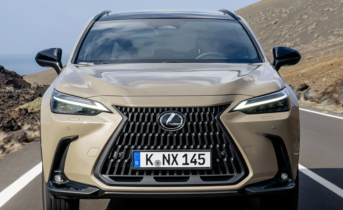 Arquitectura y detalles técnicos del Lexus NX 450h+ 4x4 Premium+ (2025)