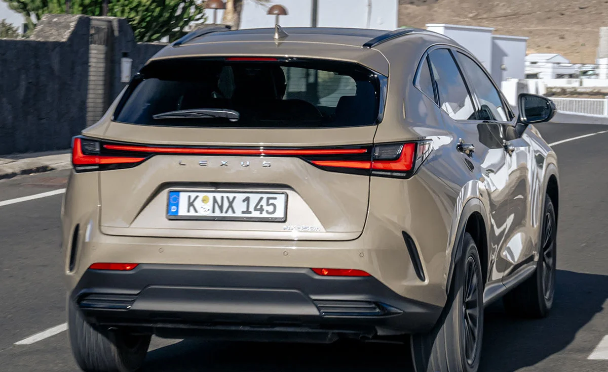 Lexus NX 450h+ 4x4 Premium+ (2025)