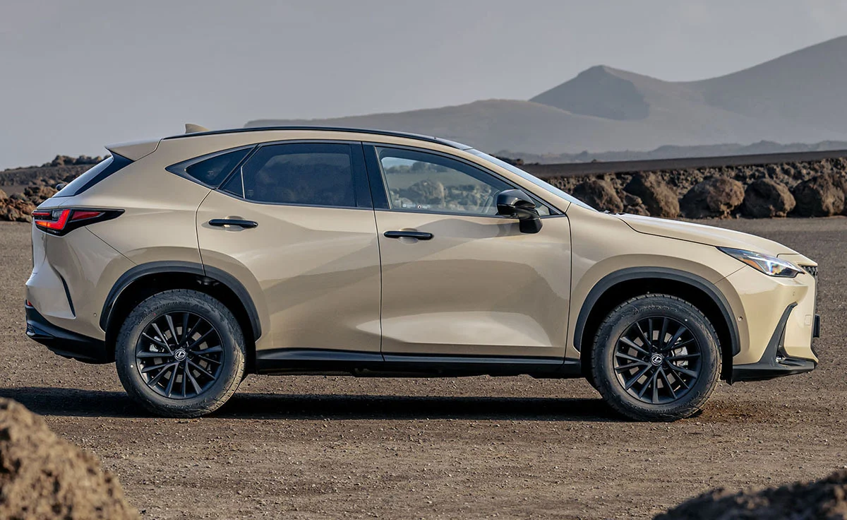 Lexus NX 450h+ 4x4 Premium+ (2025)