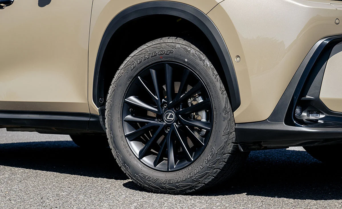 Lexus NX 450h+ 4x4 Premium+ (2025)