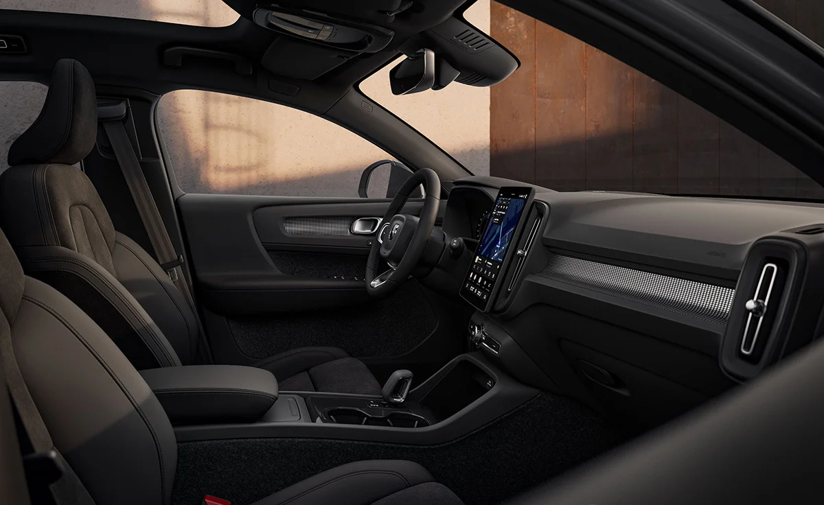 Volvo EC40 Plus P5 Long Range Eléctrico (2026) interior